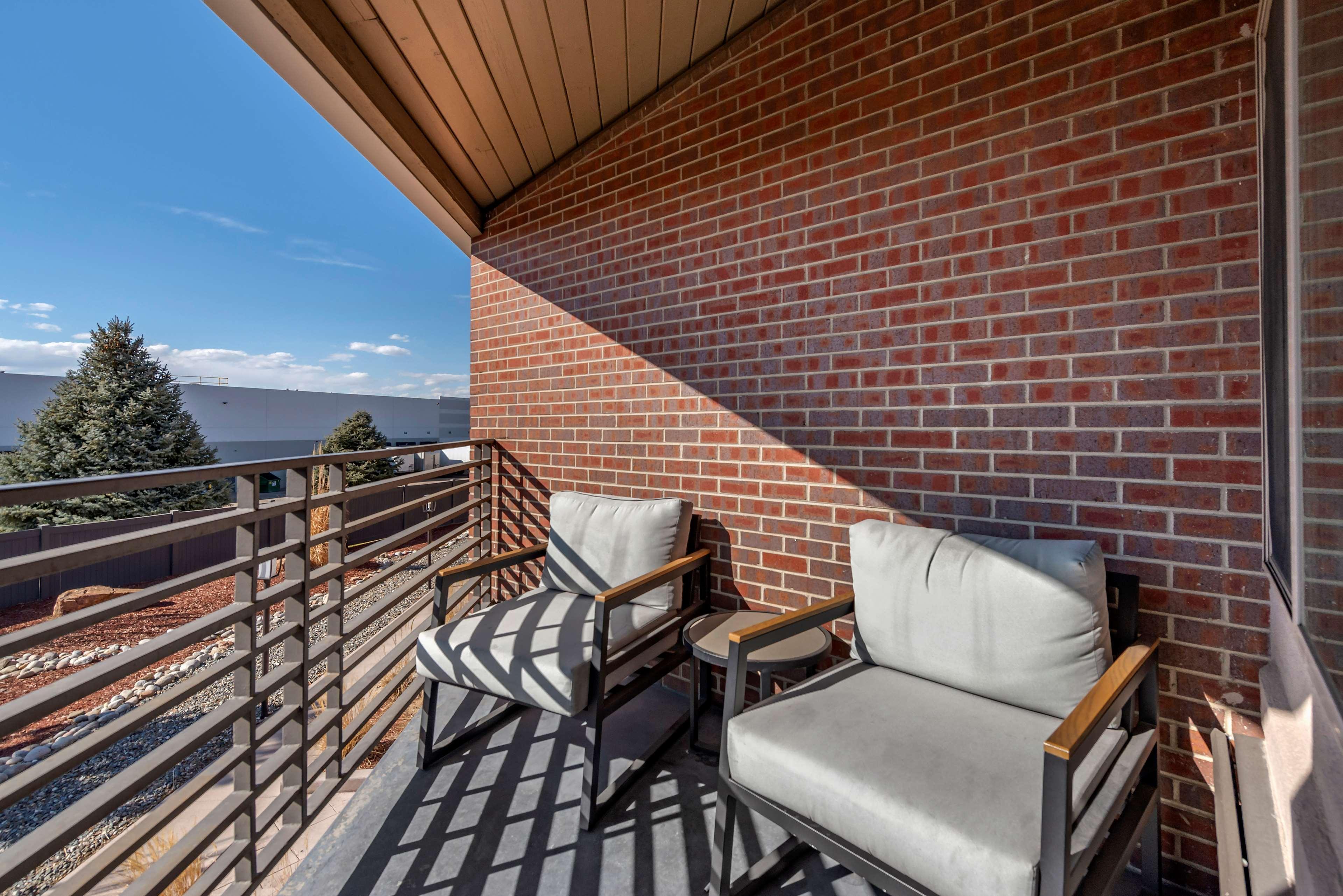Best Western Premier East 3*